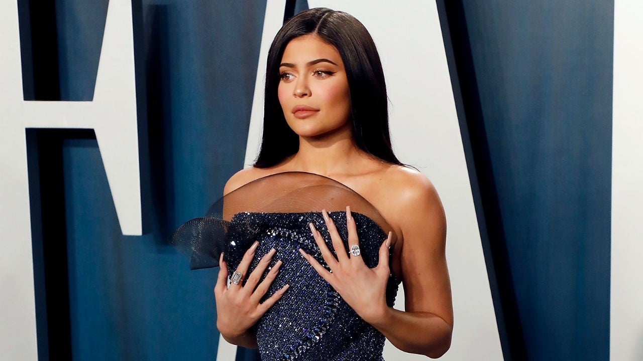 Kylie Jenner Claps Back At Trolls Criticizing Her Toes After Bikini Photo Shoot With Kendall Jenner