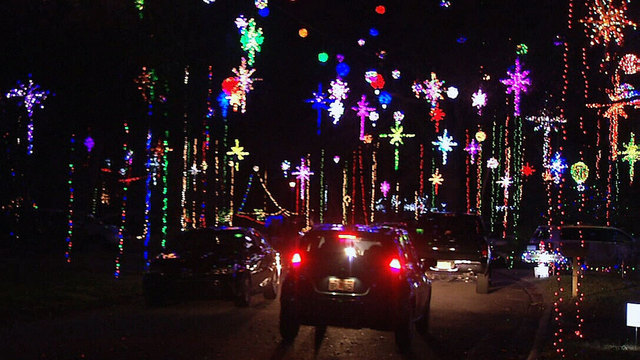 Girvin Road Christmas Lights 2022 Neighborhood Raises Funds For Lights Display Patrol Officer