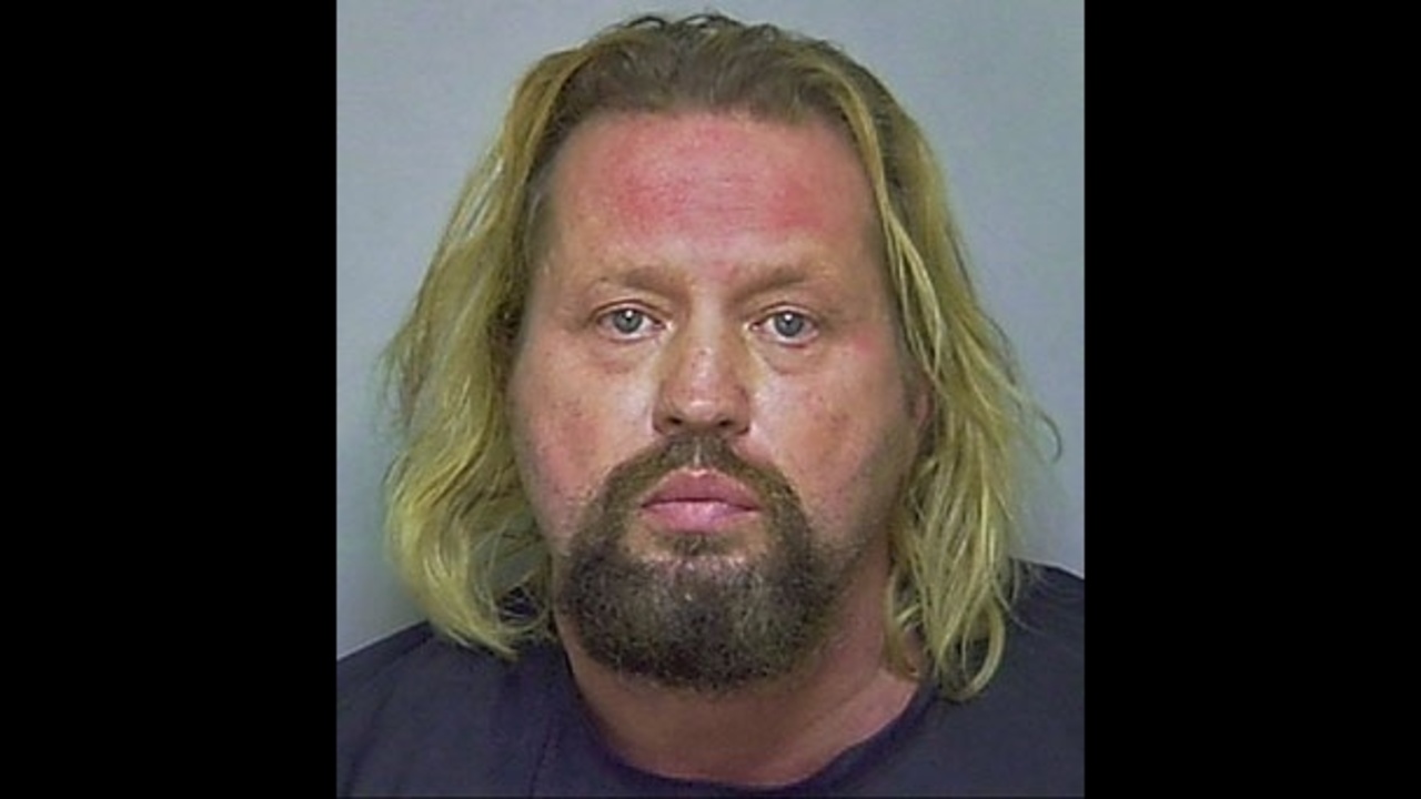 ex-corrections-officer-accused-of-stabbing-women